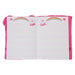 Détail du carnet peluche Lotso Loungefly montrant les appliqués et la finition argentée brillante.