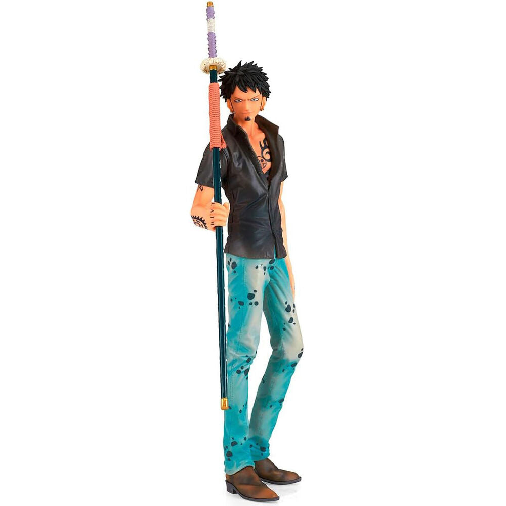 Figurine officielle Trafalgar Law One Piece de 30 cm par BANPRESTO, vue de face avec détails précis et couleurs vives.