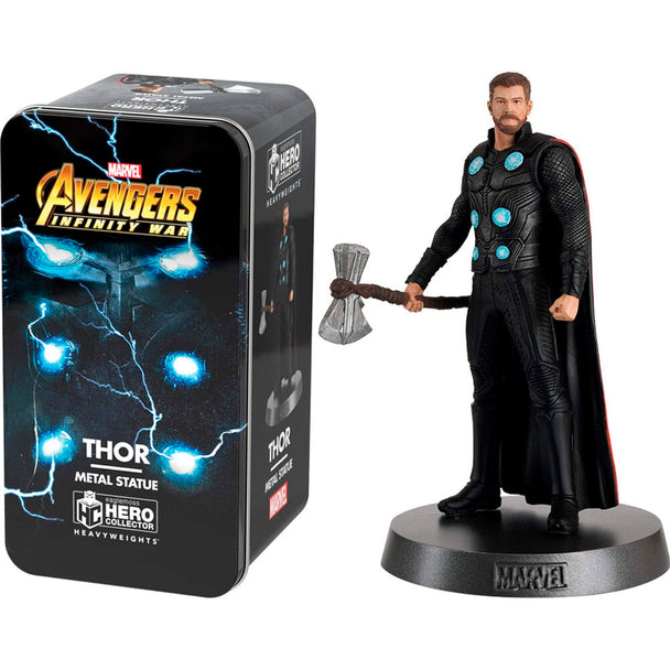 Figurine Thor Avengers Infinity War en position dynamique avec son marteau Mjolnir