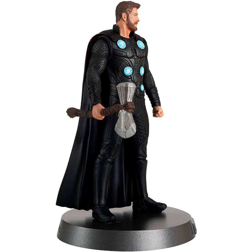 Vue latérale de la figurine Thor Marvel Infinity War avec éclairage mettant en valeur les textures