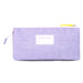 Détail du tissu polyester bleu avec motifs colorés de la trousse triple Gabbys Dolls House