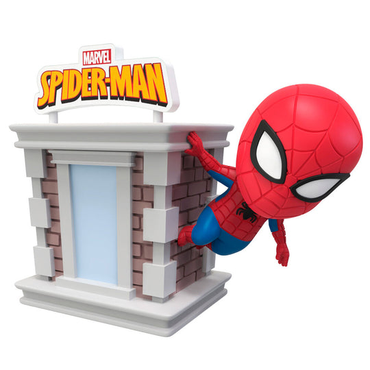 Vue arrière de la figurine Marvel Spiderman Tower Hero avec détails du costume