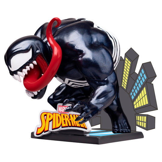 Photo de la figurine Spider-Man avec éclairage mettant en valeur les reliefs