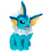 Zoom sur la tête de la peluche Vaporeon montrant ses yeux et oreilles caractéristiques
