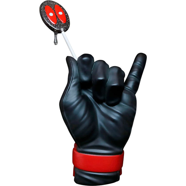 Statue Deadpool Heroic Hands Marvel de 26cm par DIAMOND SELECT, figurine détaillée et colorée représentant le célèbre anti-héros en pose dynamique.