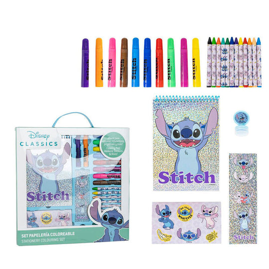 Vue du set de papeterie à colorier Disney Stitch CERDÁ avec accessoires disposés sur fond blanc