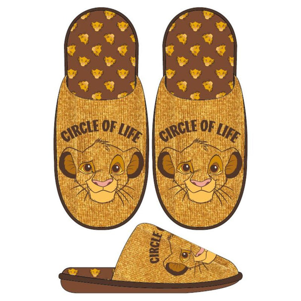 Chaussons adultes Disney Le Roi Lion CERDÁ en polyester, tailles 36 à 41, vue de face avec design coloré