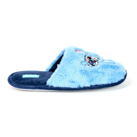 Zoom sur le détail du visage de Stitch sur les chaussons CERDÁ pour adultes en taille 38 à 39