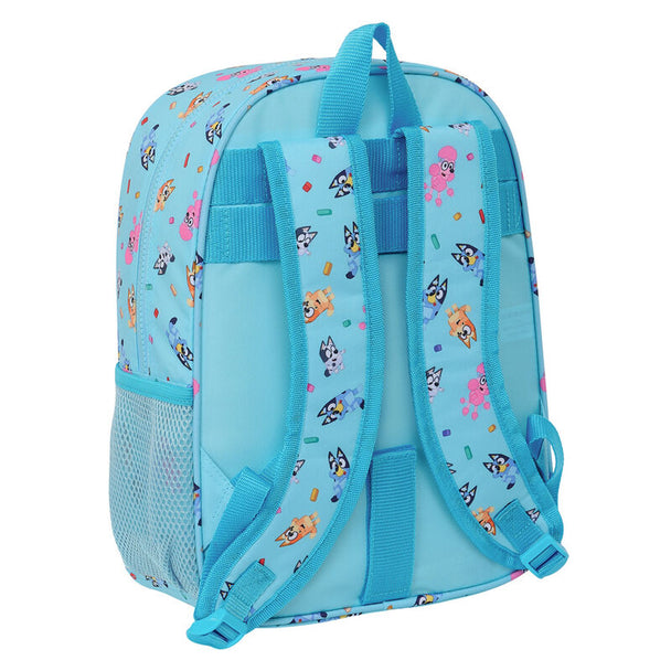 Côté du sac à dos Bluey montrant la poche latérale pour bouteille et bretelles rembourrées