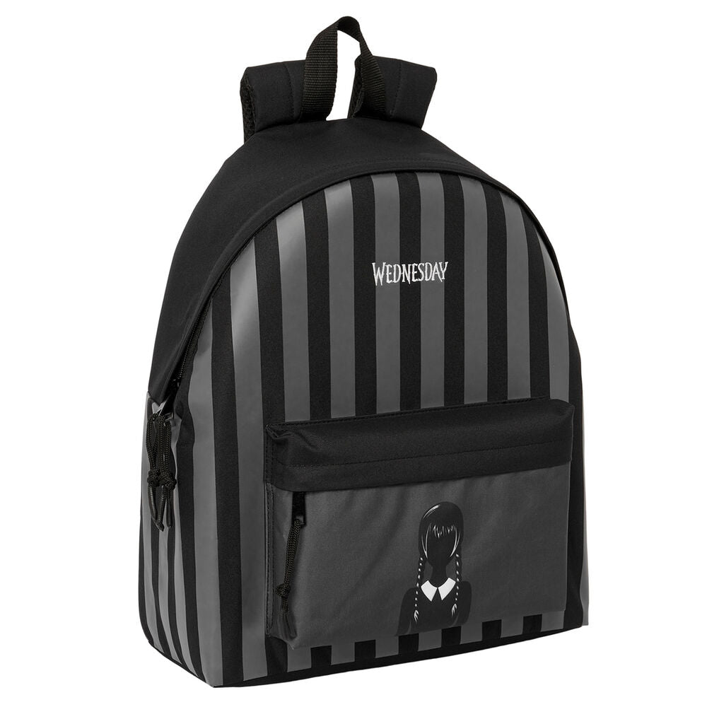Sac à dos Wednesday 42cm SAFTA vu de face avec poche avant zippée et design ergonomique.