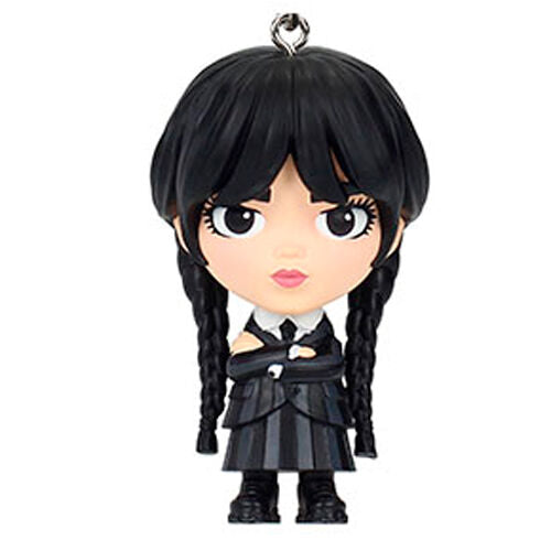 Porte-clés Wednesday SD TOYS en PVC de 6cm, vue détaillée du design unique.