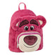 Détail du sac à dos Lotso Disney Pixar Toy Story montrant les bretelles ajustables et la texture résistante