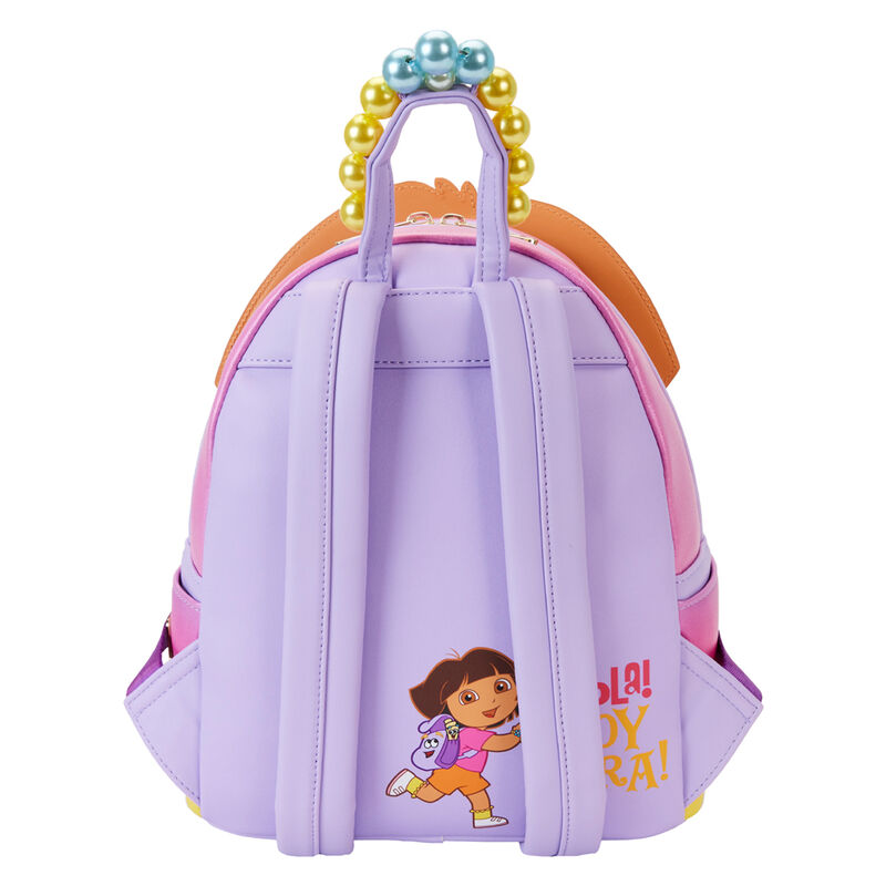 Présentation des poches latérales pratiques sur le sac à dos Dora the Explorer en cuir vegan