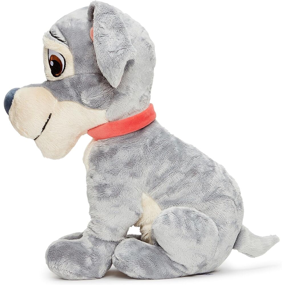 Peluche Tramp Disney en position assise, montrant sa texture en peluche douce