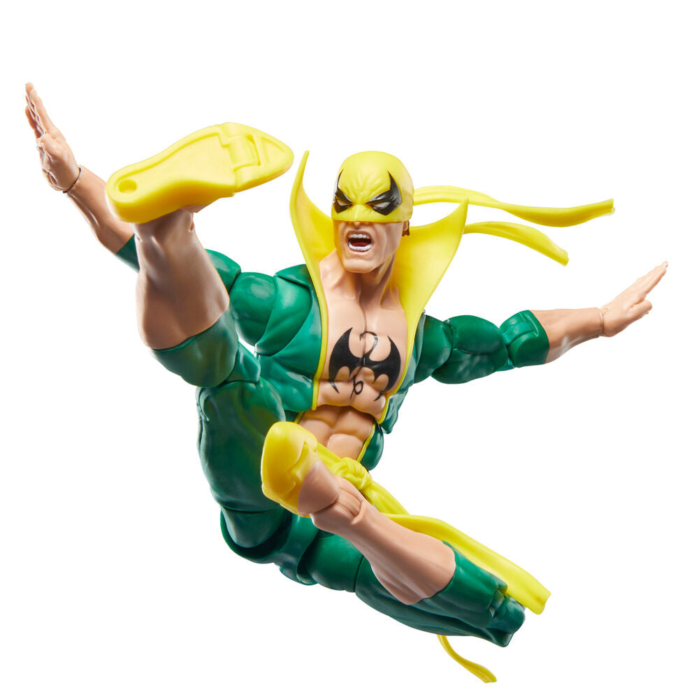 Zoom sur la tête sculptée de la figurine Iron Fist Marvel 15cm