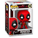 Détail de la figurine Funko POP Deadpool Marvel montrant le design unique et les couleurs vives du personnage