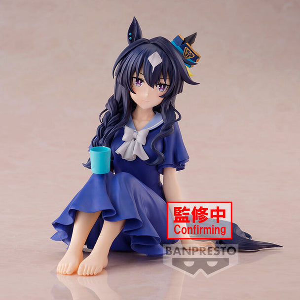 Profil latéral de la figurine Verxina Umamusume Pretty Derby montrant la posture détendue