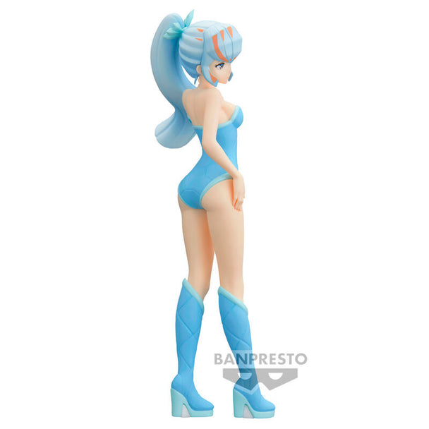 Profil latéral de la figurine Oyuki Glitter & Glamours mettant en valeur la finesse des traits et la posture élégante