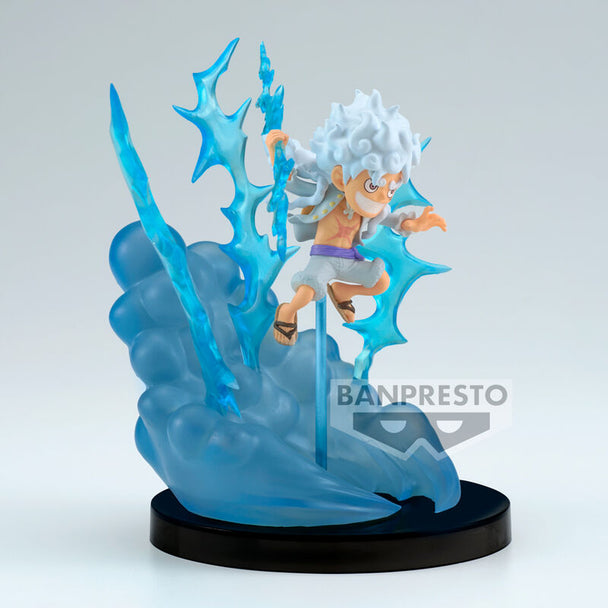 Profil latéral de la figurine Monkey D Luffy Gear 5 montrant les détails du costume et de la posture
