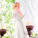 Vue latérale de la figurine Oshi No Ko MeMcho en tenue de mariée, illustrant la qualité et les détails