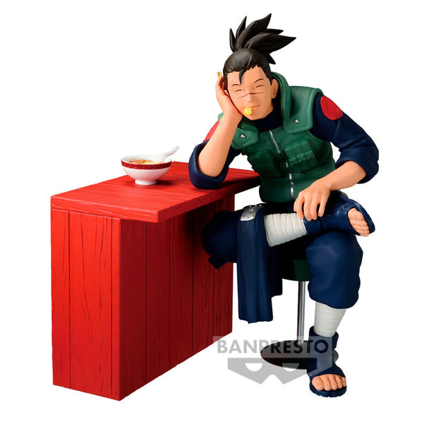 Vue latérale de la figurine Naruto Iruka 12 cm avec détails soignés et couleurs fidèles à l'anime