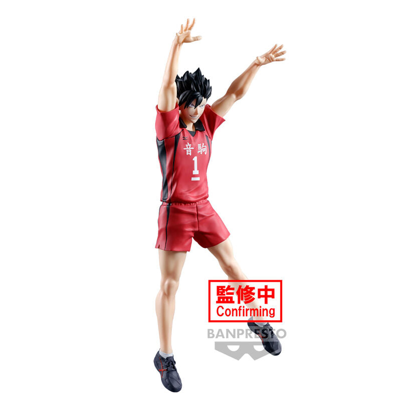 Image rapprochée de la figurine Haikyu!! Tetsuro Kuroo montrant la texture et la finition des vêtements
