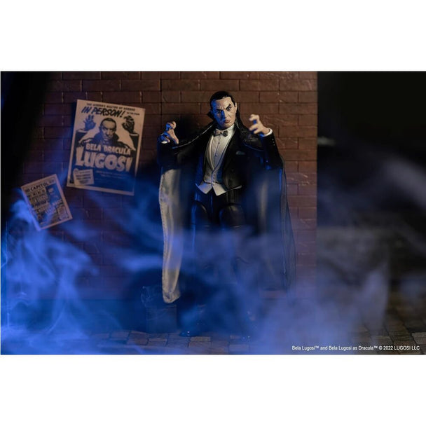Gros plan sur la tête interchangeable de la figurine Dracula Bela Lugosi avec expression menaçante