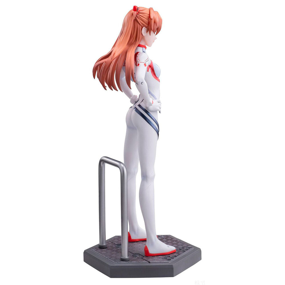 Vue latérale de la figurine Asuka Shikinami Langley avec tenue et accessoires fidèles au film
