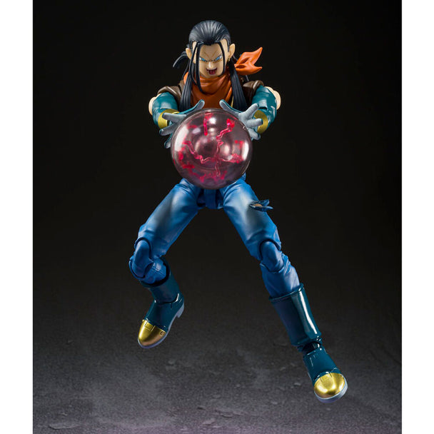 Détail du visage expressif de la figurine Super Android 17 Dragon Ball GT articulée