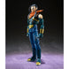 Figurine Super Android 17 Dragon Ball GT montrant les détails des vêtements et accessoires