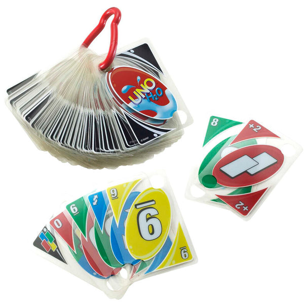 Cartes en plastique étanches du jeu UNO H2O To Go, résistantes à l'eau et faciles à manipuler.