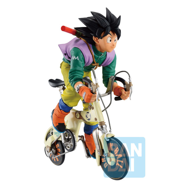 Vue latérale de la figurine Son Goku Ichibansho montrant sa posture dynamique
