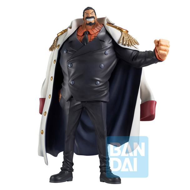 Figurine Monkey D. Garp jeune Ichibansho de 25 cm vue de face avec détails précis