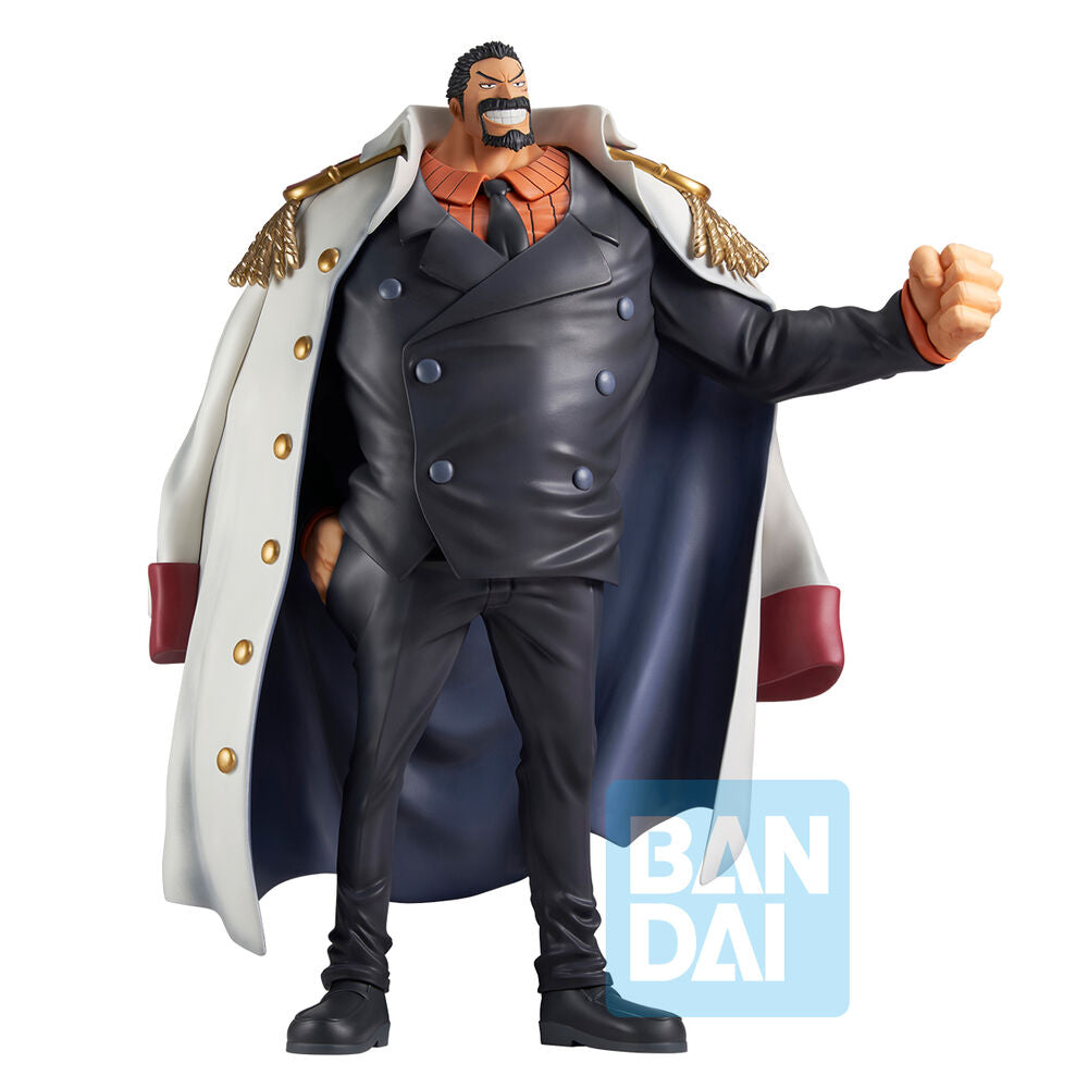 Zoom sur les finitions et textures de la figurine Monkey D. Garp jeune Ichibansho One Piece