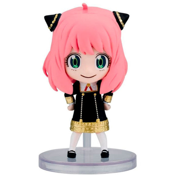 Gros plan sur la figurine Spy x Family Chibimaster montrant les couleurs vives