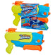 Nerf Wave Spray Super Soaker en action avec jet d'eau montant et descendant