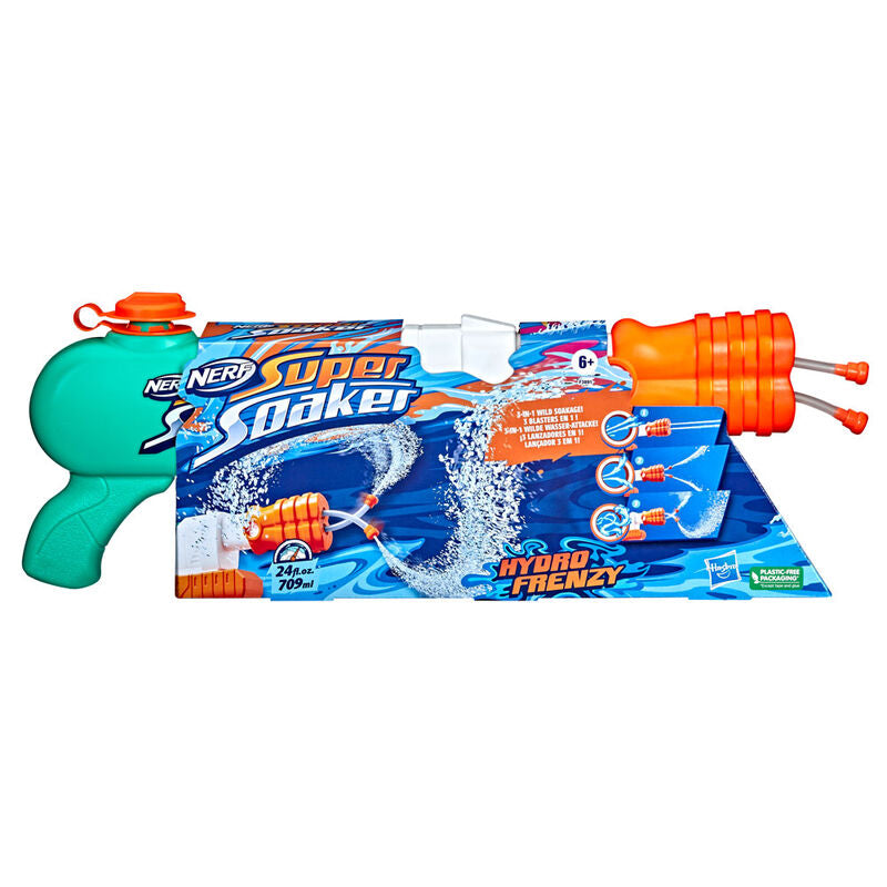 Enfant de plus de 6 ans jouant avec le Nerf Hydro Frenzy Super Soaker lors d'une bataille d'eau en extérieur