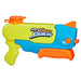 Le pistolet à eau Nerf Wave Spray Super Soaker avec sa capacité de 887ml visible