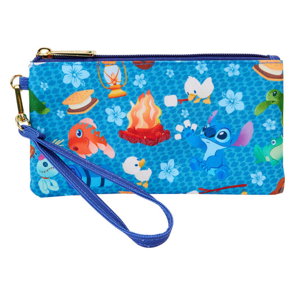 Portefeuille Loungefly Stitch Camping Cuties en nylon avec fermeture éclair et bracelet détachable, vue avant.