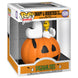 Figurine Funko POP Deluxe de Snoopy tenant une citrouille orange sur fond blanc