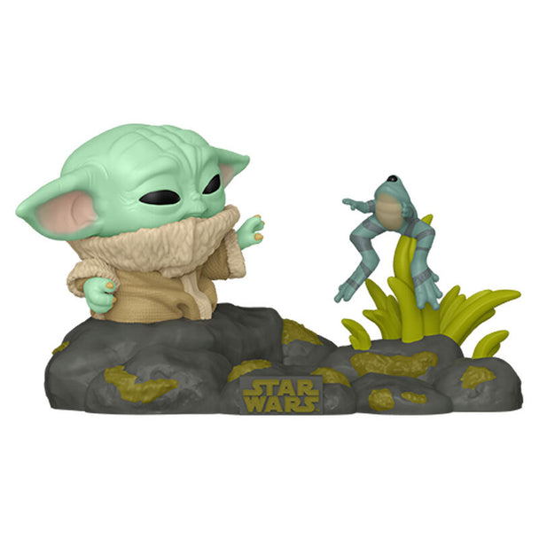 Vue rapprochée de la figurine Funko POP Deluxe Grogu avec sa grenouille, mettant en valeur les détails et les couleurs vives.