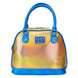 Intérieur du sac Loungefly Minions avec doublure coordonnée visible et charm en cuir vegan