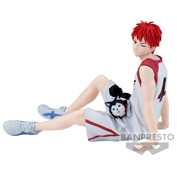 Figurine Seijuro Akashi de Kurokos Basketball posée sur une surface blanche, vue de face