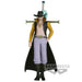 Figurine Dracule Mihawk One Piece vue de face avec son épée emblématique, hauteur 16 cm