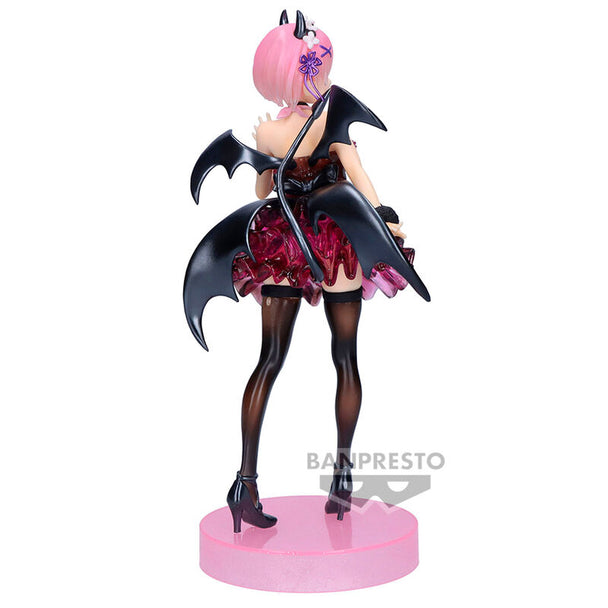 Profil gauche de la figurine Ram 22cm montrant la finesse des vêtements et accessoires