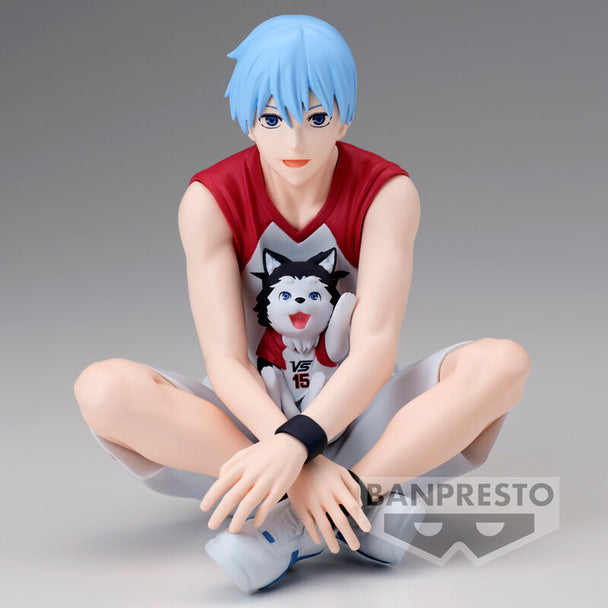 Détail de la figurine Kuroko Tetsuya montrant les traits du visage et le maillot bleu
