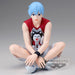 Détail de la figurine Kuroko Tetsuya montrant les traits du visage et le maillot bleu