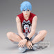 Détail de la figurine Kuroko Tetsuya montrant les traits du visage et le maillot bleu