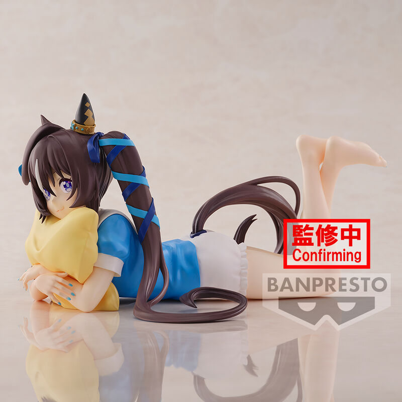 Vue arrière de la figurine Vivlos montrant les détails du costume et de la coiffure