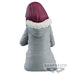 Gros plan sur le visage expressif de la figurine Ayano Toki de Laid-Back Camp